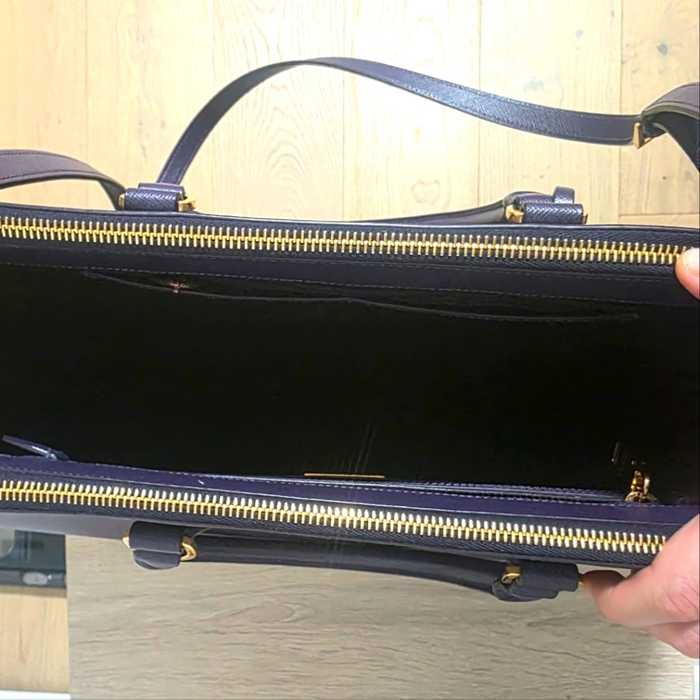 Prada Saffiano Galleria Purple with Detachable Strap - Picture 3 of 3